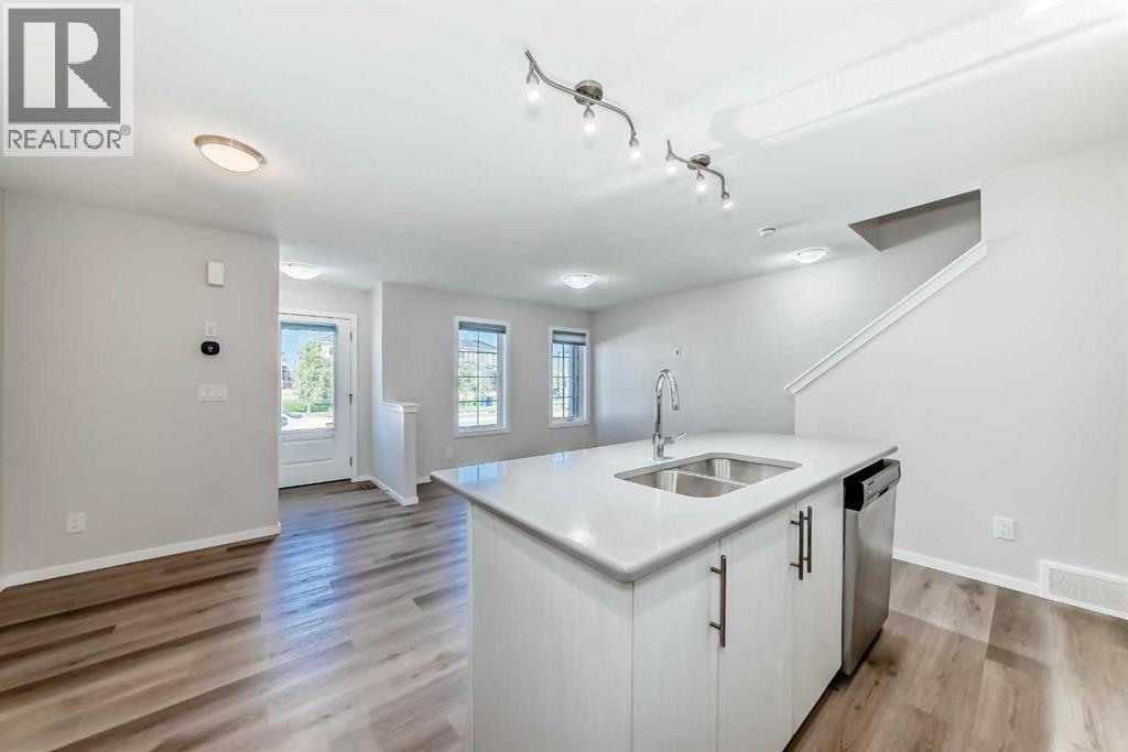Photo 5 of 145 Yorkville Boulevard Sw, Calgary AB