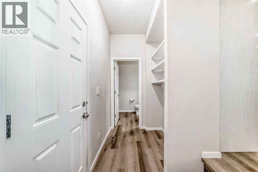 Photo 16 of 145 Yorkville Boulevard Sw, Calgary AB