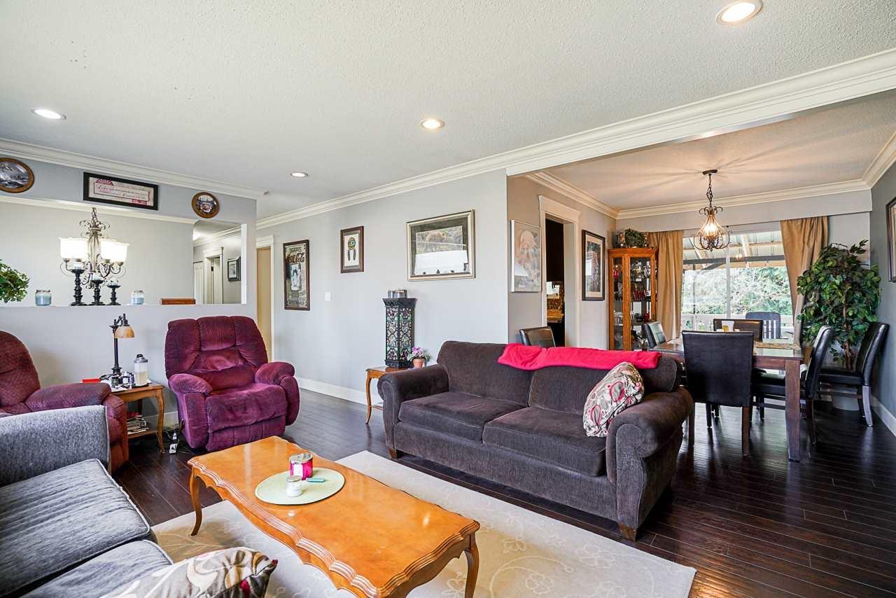 Photo 3 of 33430 Huggins Avenue, Abbotsford BC