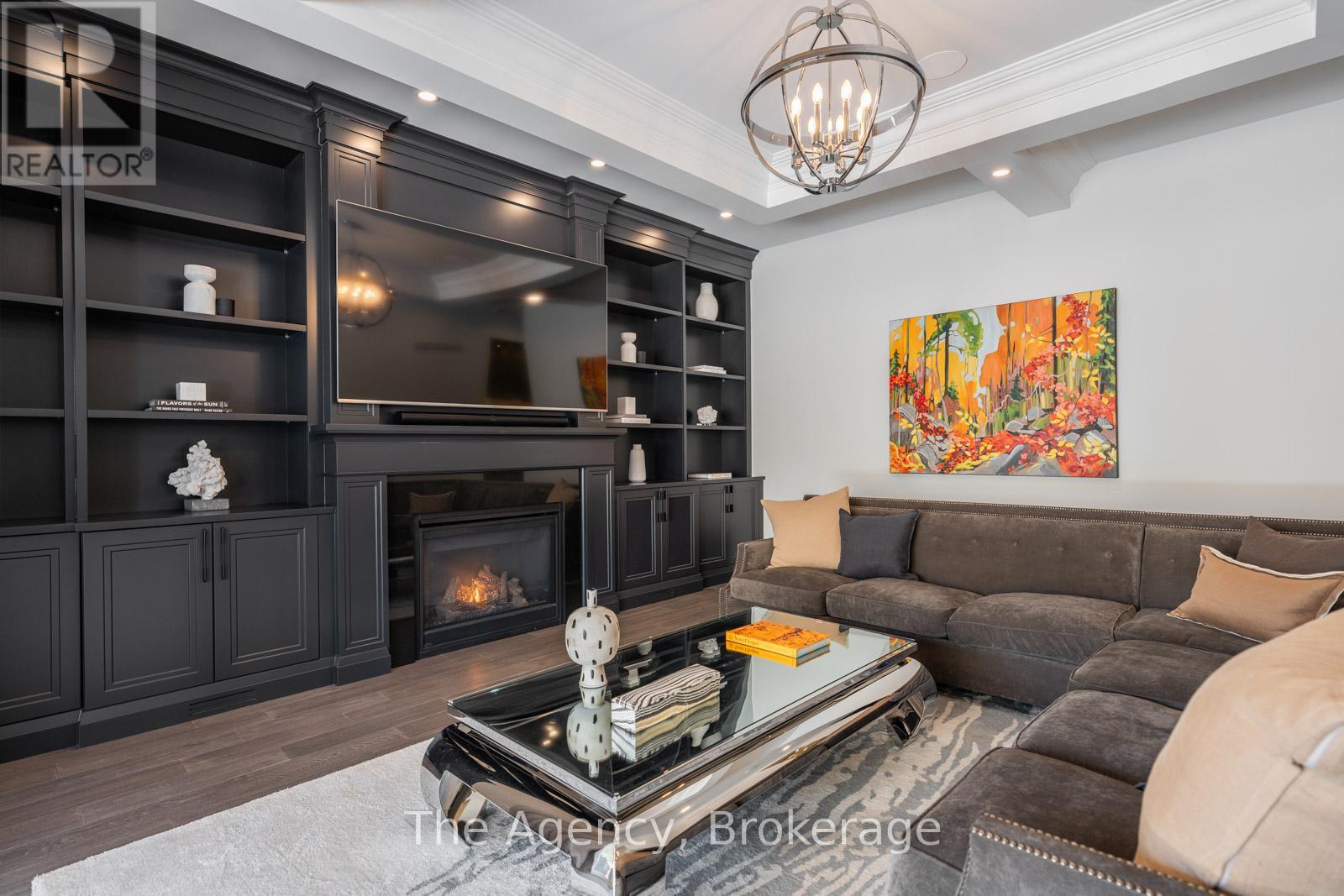 Photo 12 of 3 2265 Lakeshore Road, Burlington ON