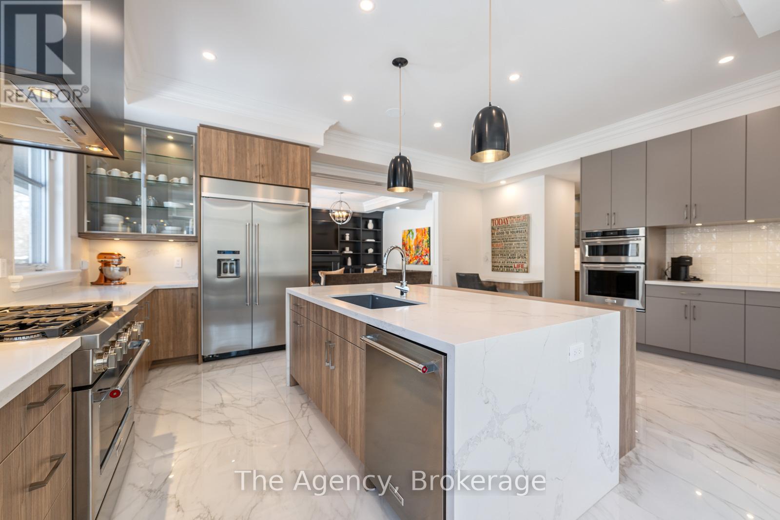 Photo 15 of 3 2265 Lakeshore Road, Burlington ON