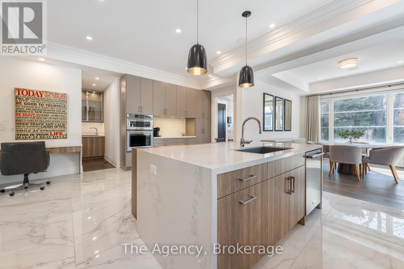 Photo 16 of 3 2265 Lakeshore Road, Burlington ON