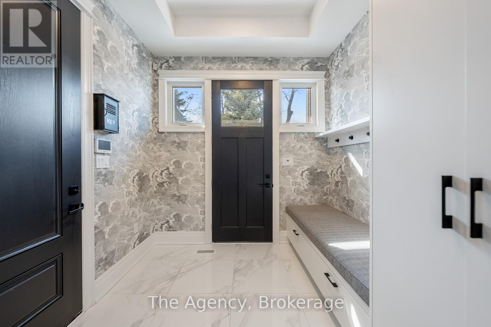 Photo 18 of 3 2265 Lakeshore Road, Burlington ON