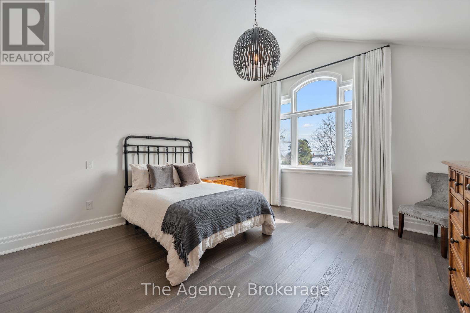 Photo 20 of 3 2265 Lakeshore Road, Burlington ON