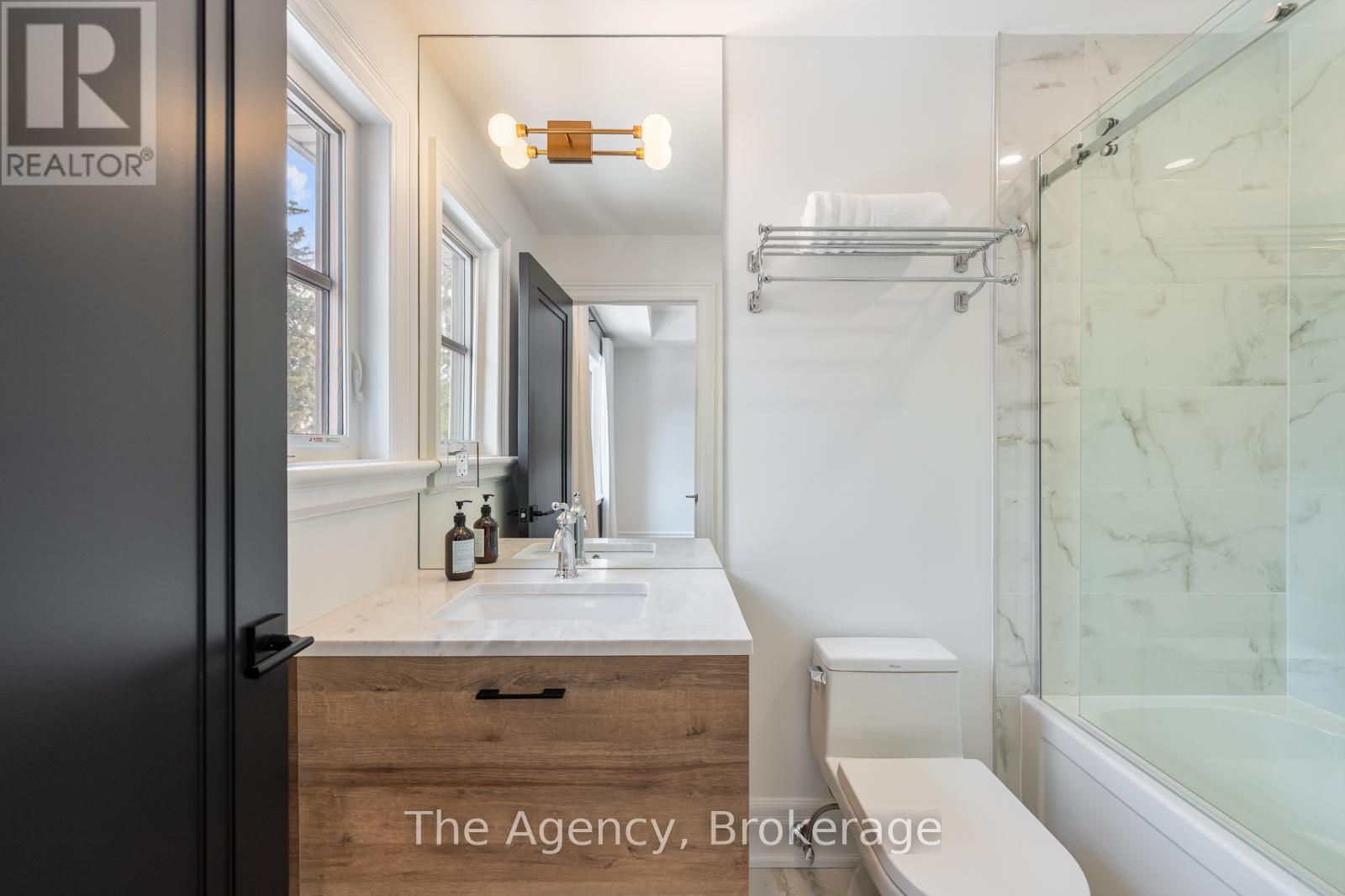 Photo 23 of 3 2265 Lakeshore Road, Burlington ON