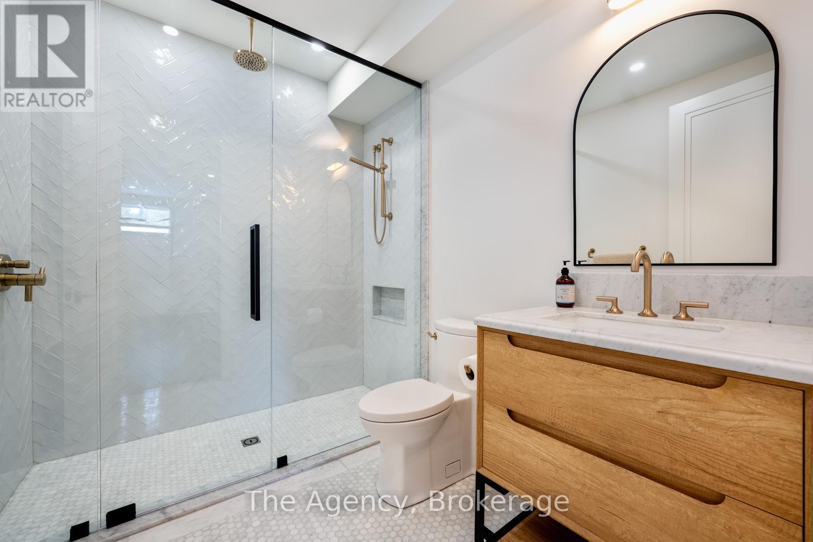 Photo 30 of 3 2265 Lakeshore Road, Burlington ON
