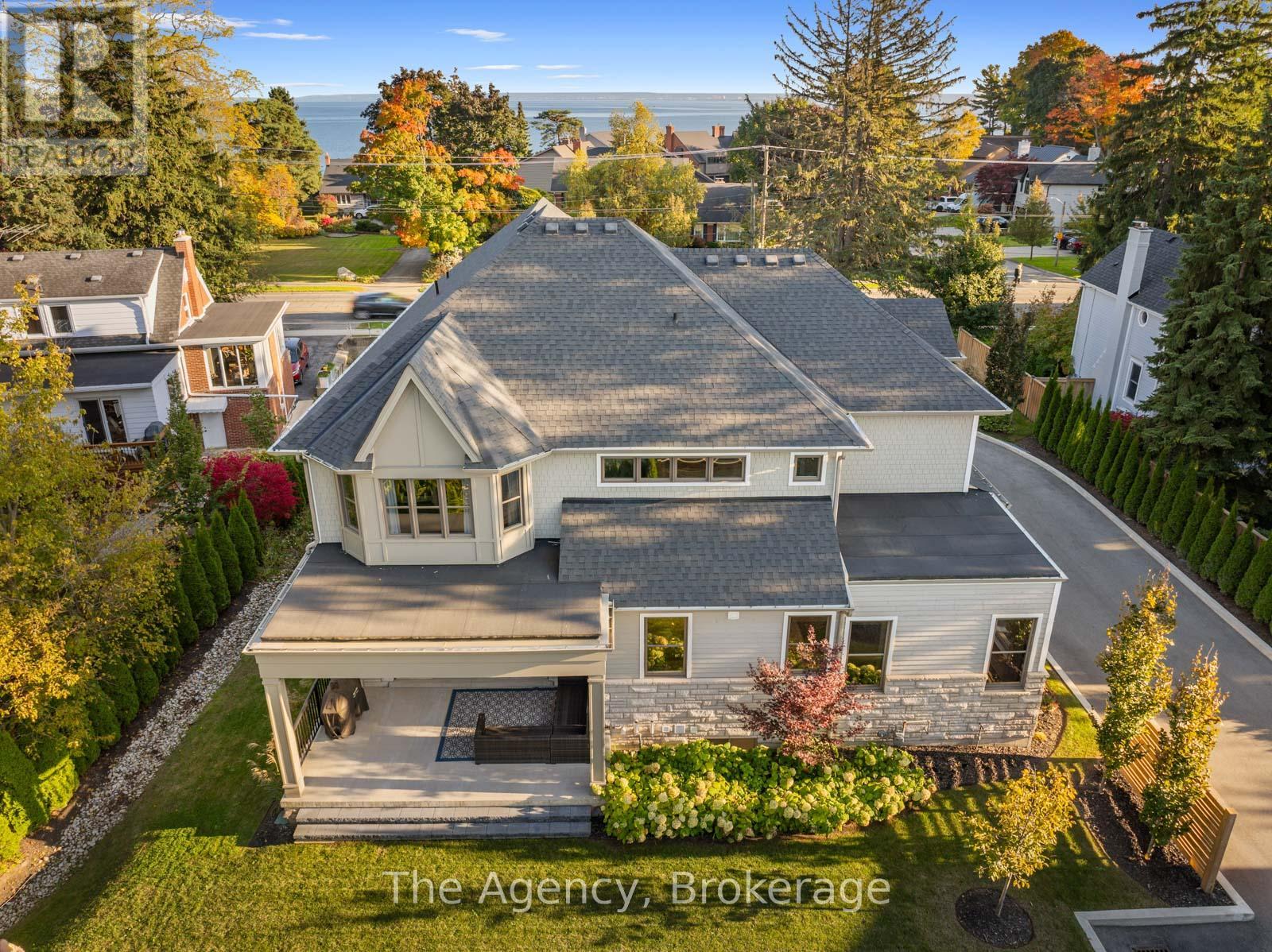 Photo 37 of 3 2265 Lakeshore Road, Burlington ON