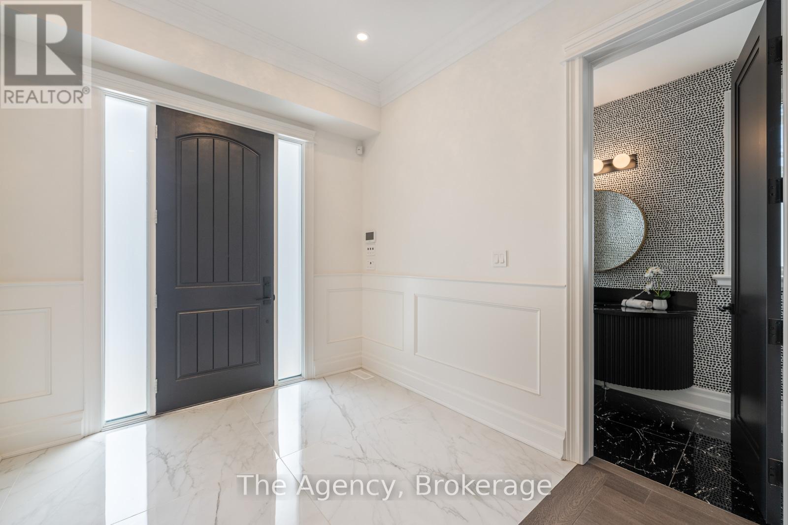 Photo 4 of 3 2265 Lakeshore Road, Burlington ON