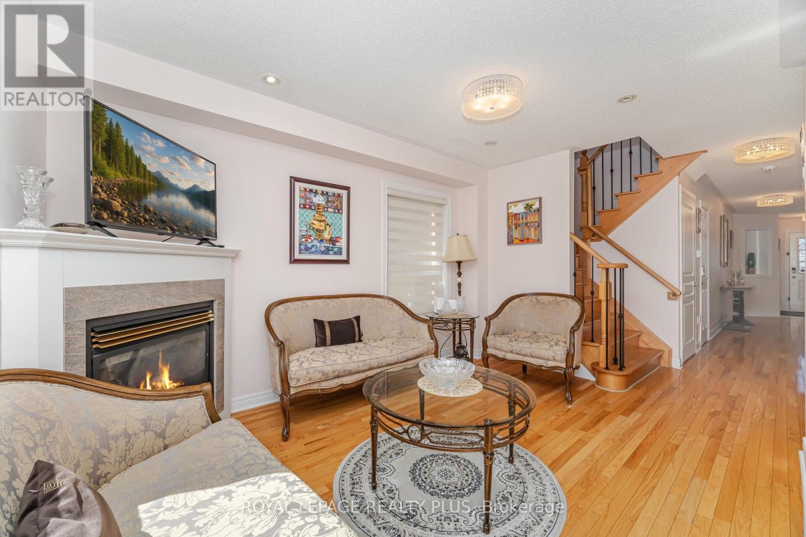 Photo 11 of 5574 Freshwater Drive, Mississauga ON