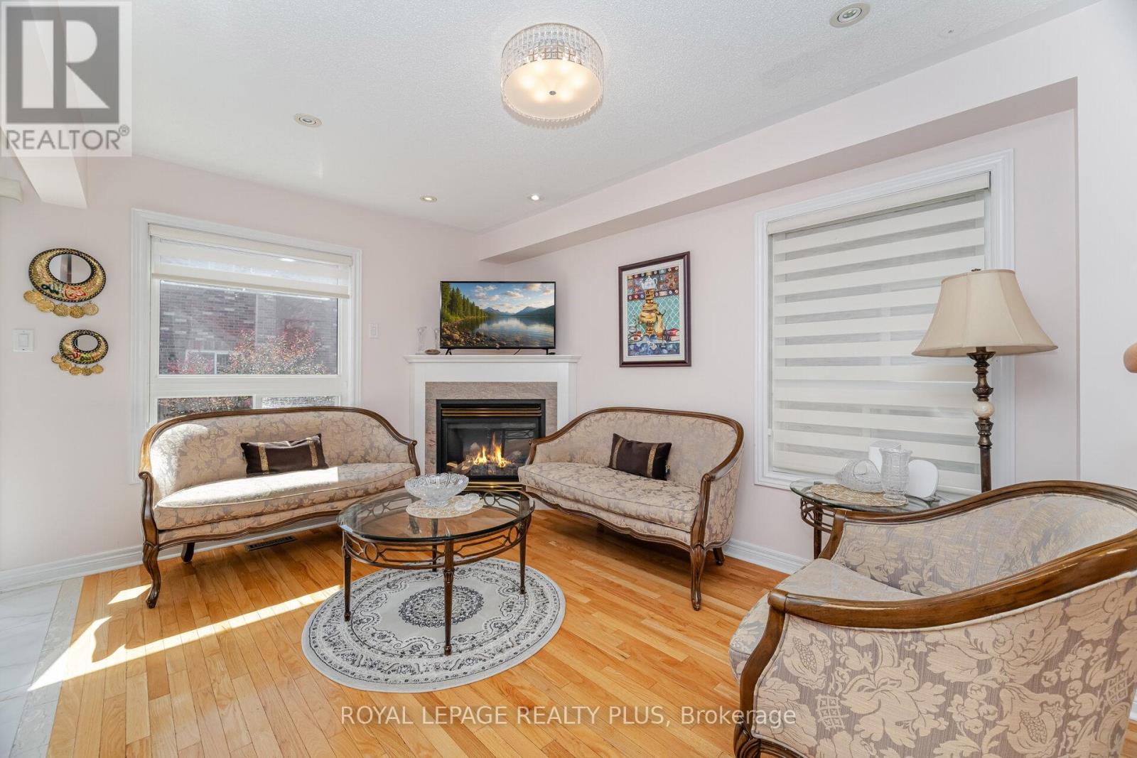 Photo 12 of 5574 Freshwater Drive, Mississauga ON