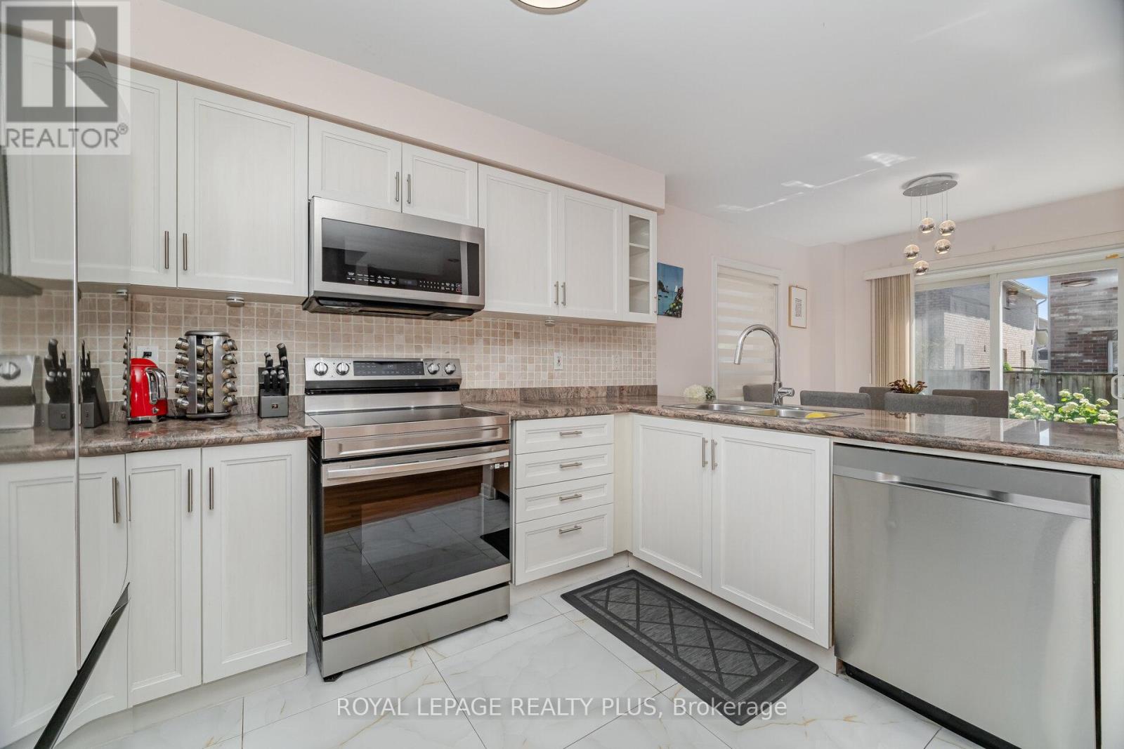 Photo 20 of 5574 Freshwater Drive, Mississauga ON