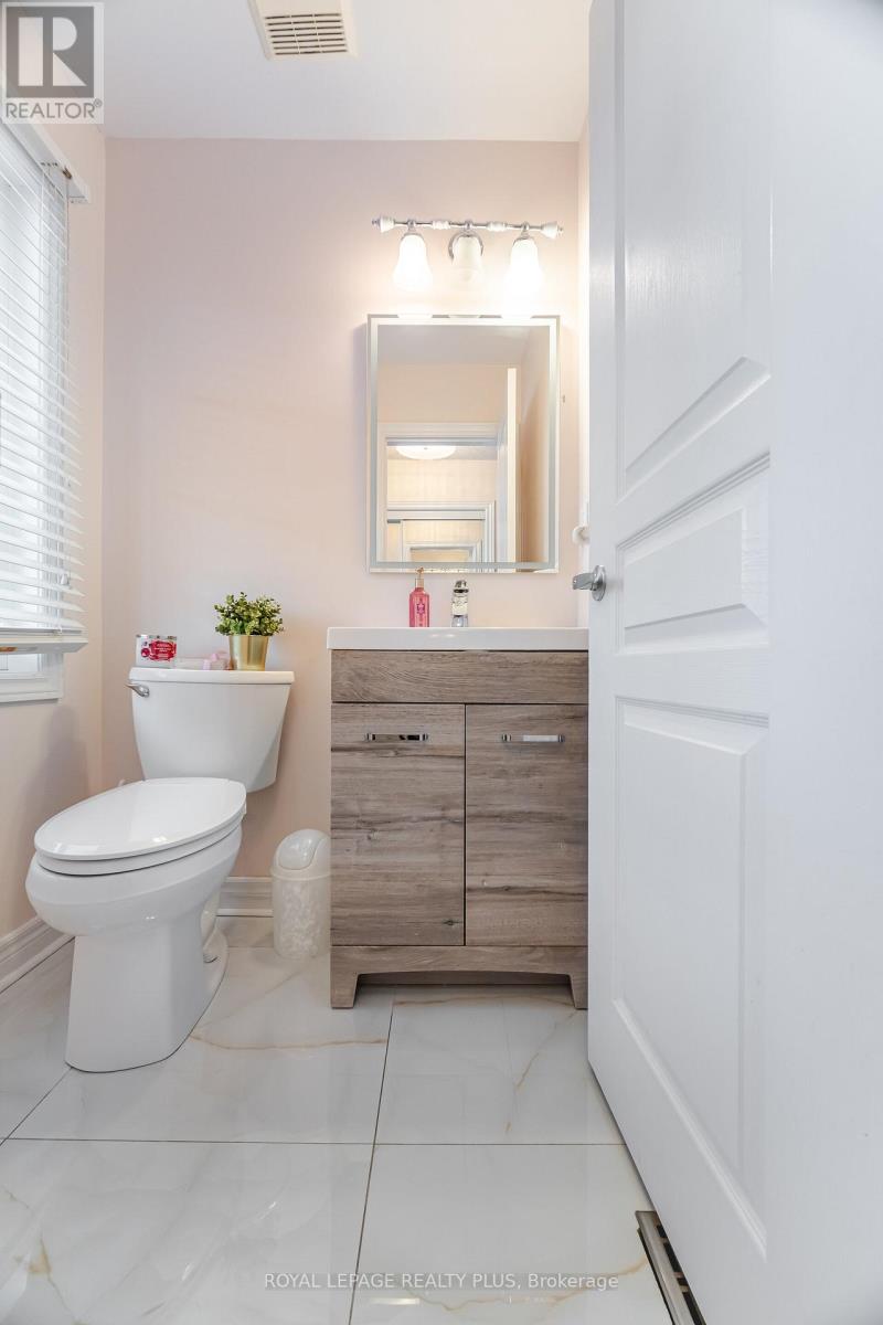 Photo 23 of 5574 Freshwater Drive, Mississauga ON