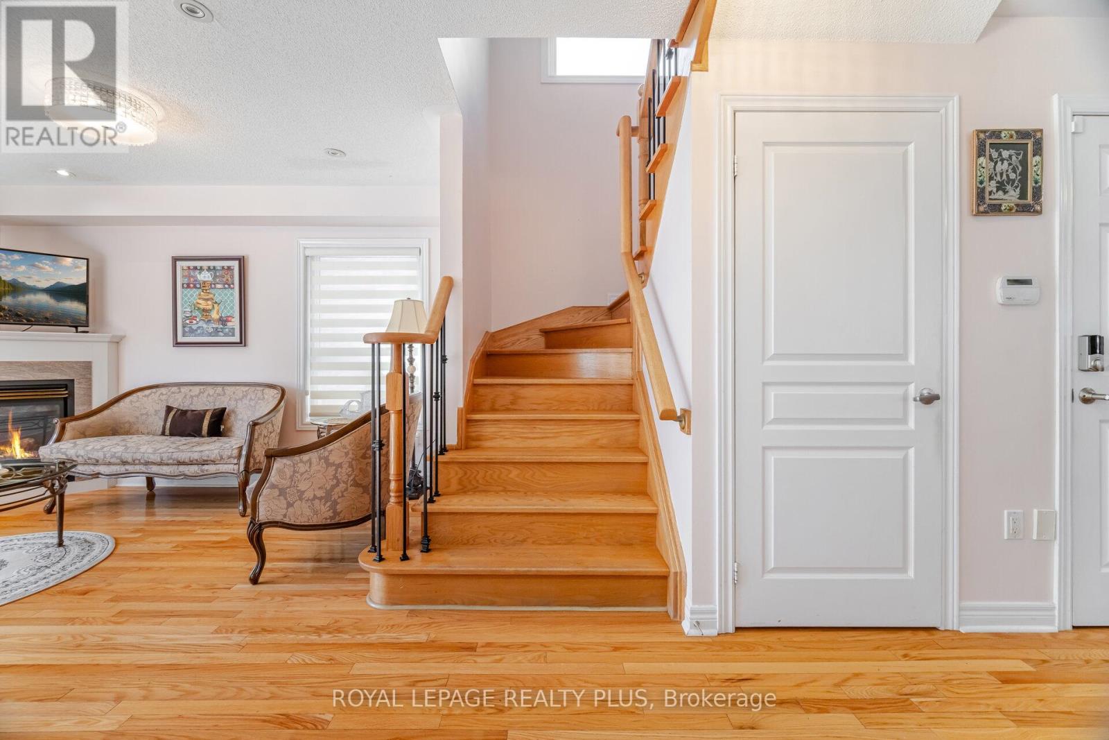 Photo 24 of 5574 Freshwater Drive, Mississauga ON