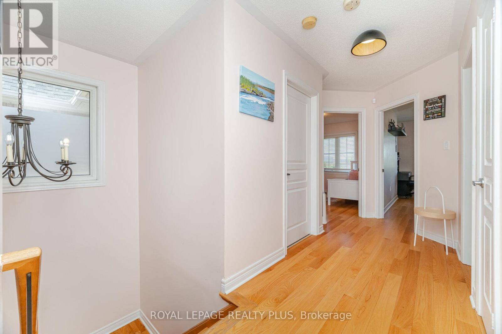 Photo 25 of 5574 Freshwater Drive, Mississauga ON