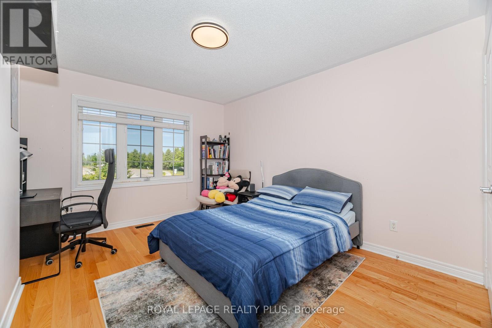 Photo 32 of 5574 Freshwater Drive, Mississauga ON