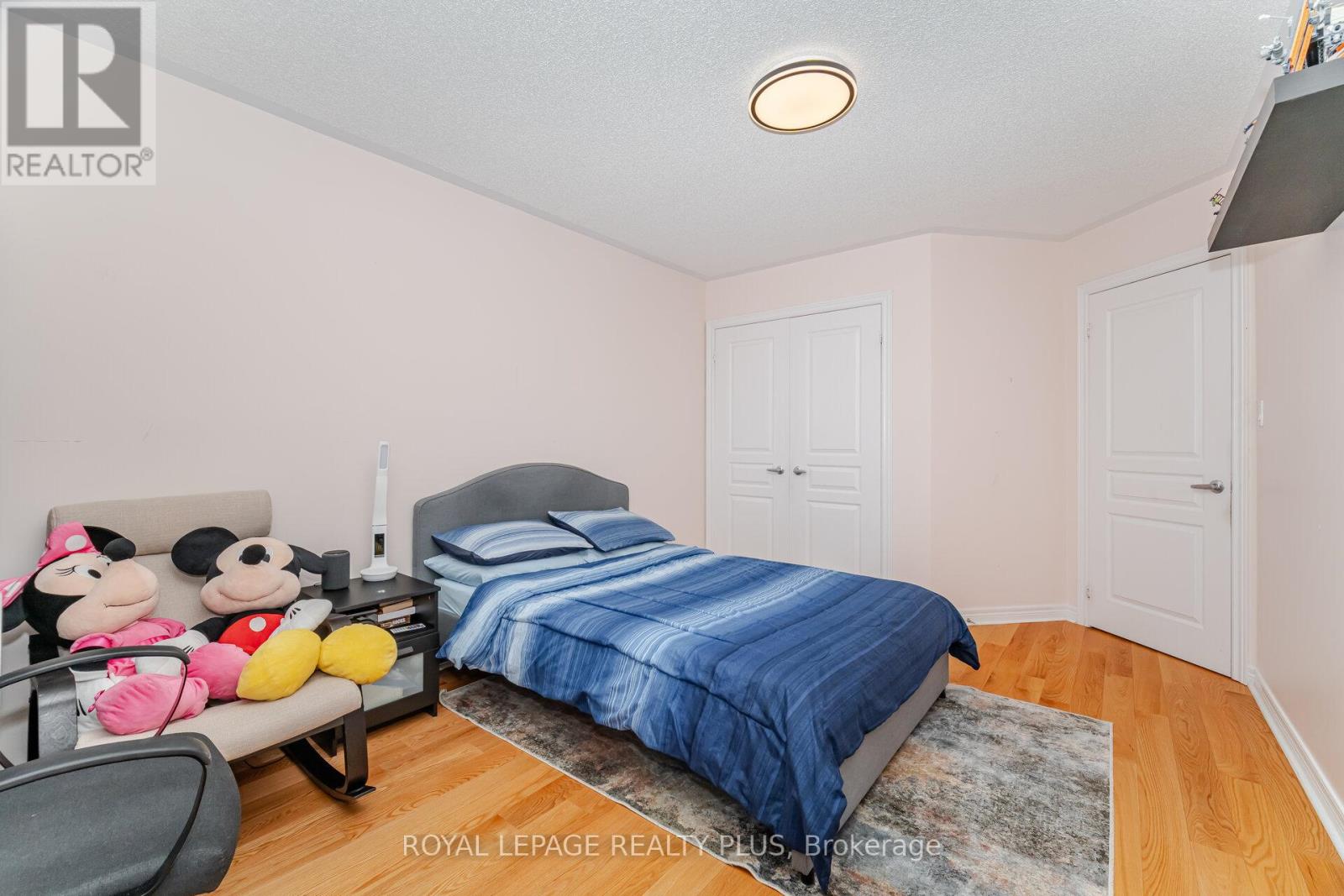 Photo 33 of 5574 Freshwater Drive, Mississauga ON