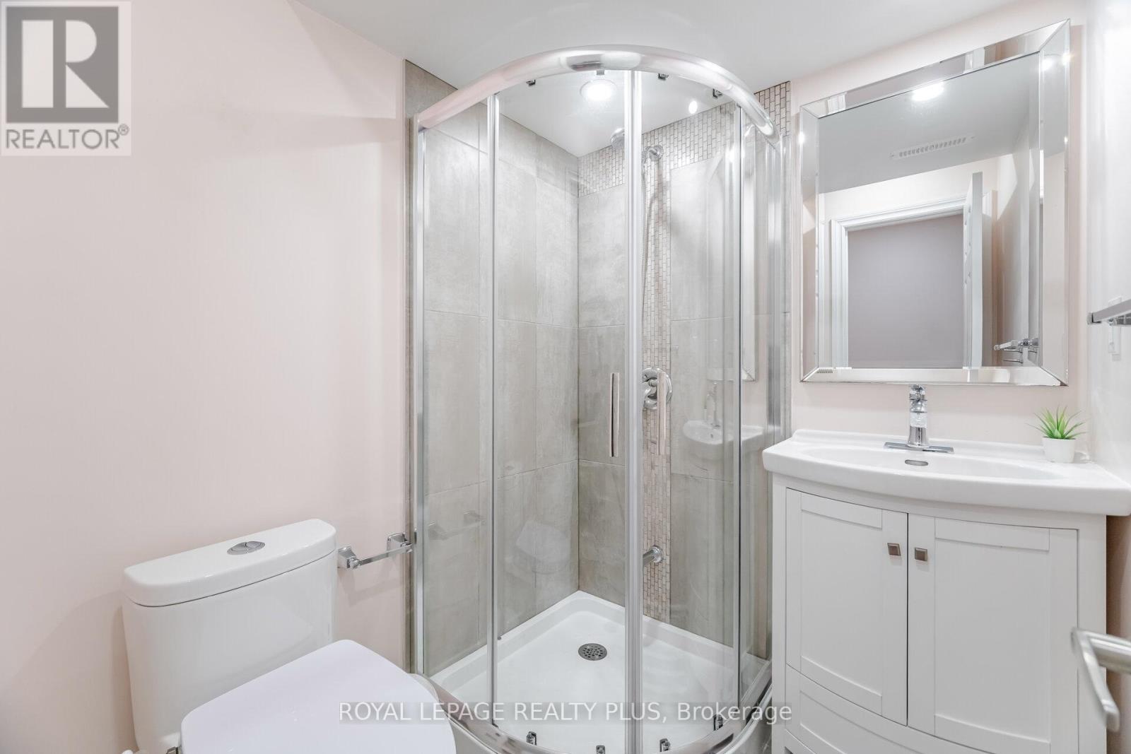 Photo 43 of 5574 Freshwater Drive, Mississauga ON