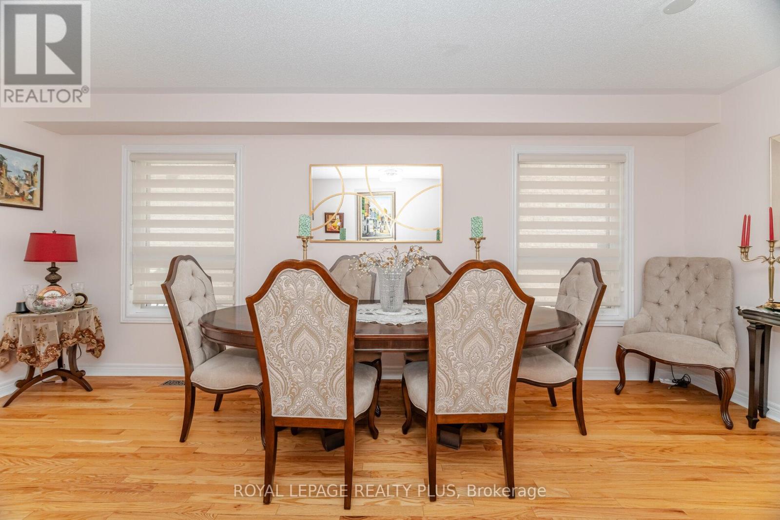 Photo 8 of 5574 Freshwater Drive, Mississauga ON