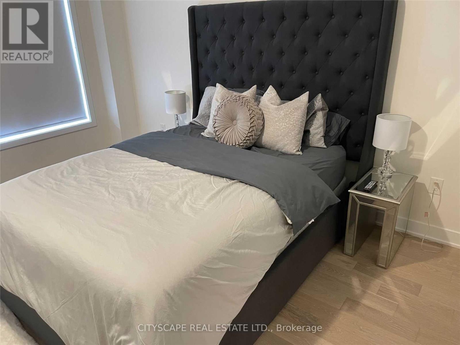 Photo 13 of 83 William Duncan Road, Toronto ON
