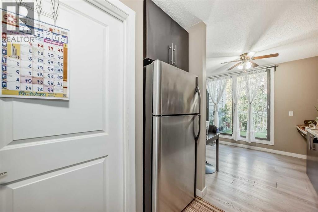 Photo 10 of 409 3500 Varsity Drive Nw, Calgary AB