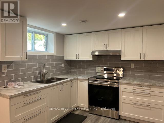 Photo 2 of 699 Ninth Avenue, Hamilton ON