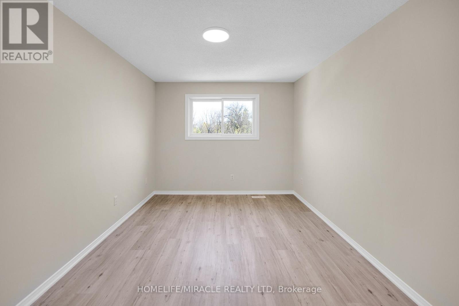 Photo 1 of 49 D Aubigny Road, Brantford ON