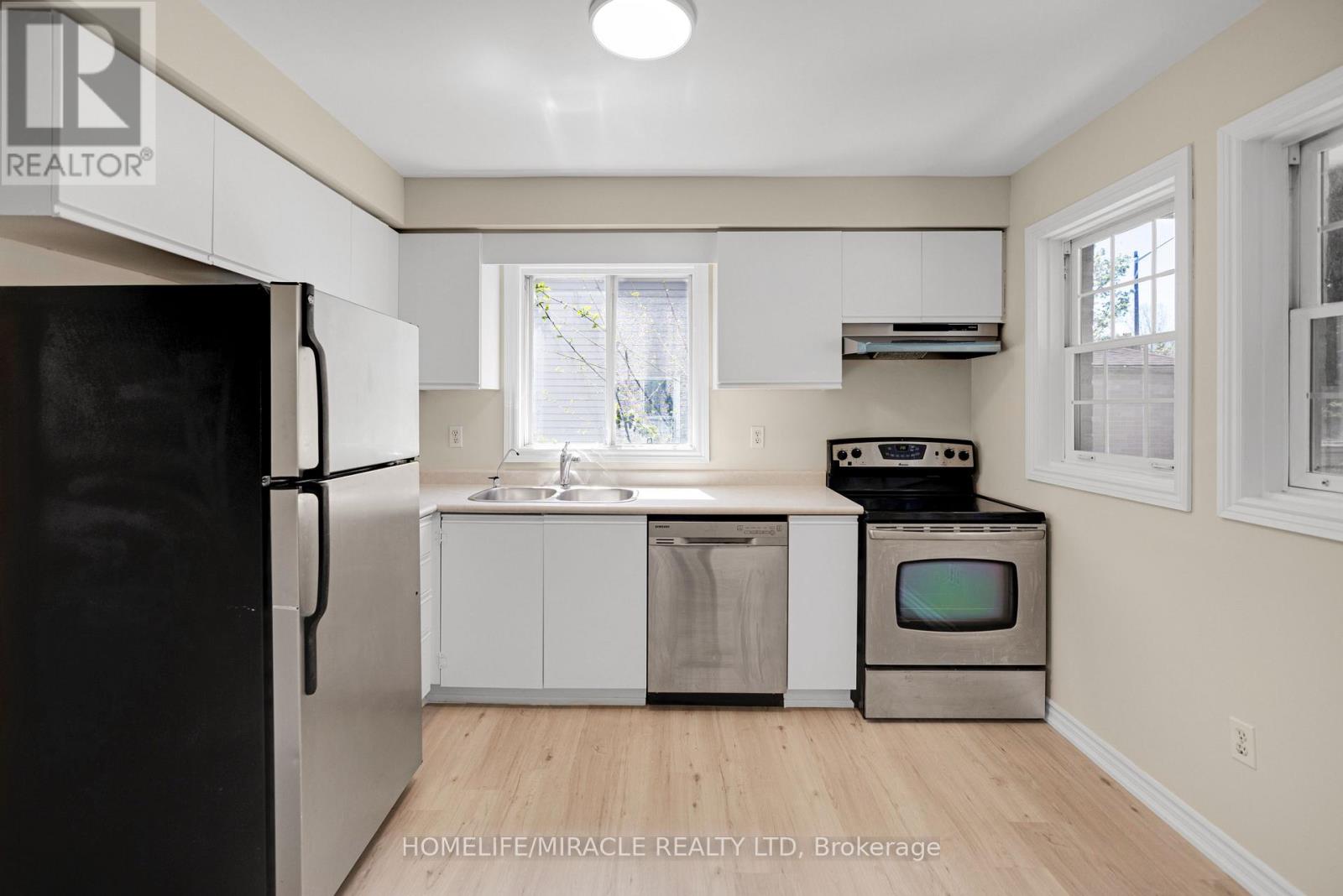 Photo 6 of 49 D Aubigny Road, Brantford ON