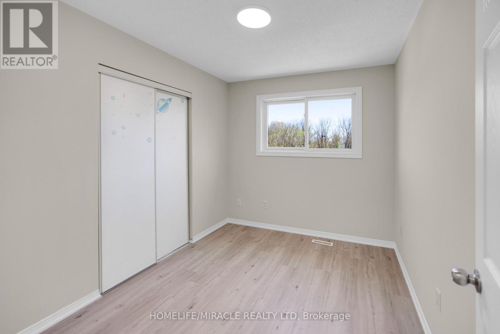 Photo 7 of 49 D Aubigny Road, Brantford ON