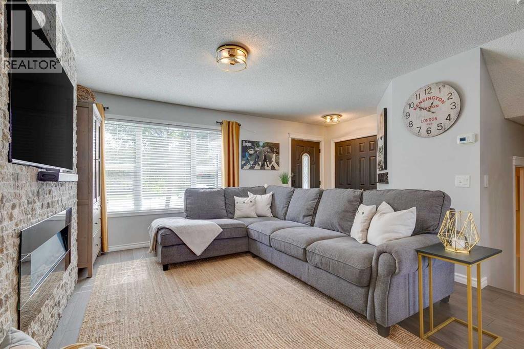 Single Family House for Sale in  Copperfield Heights SE Copperfield Calgary 