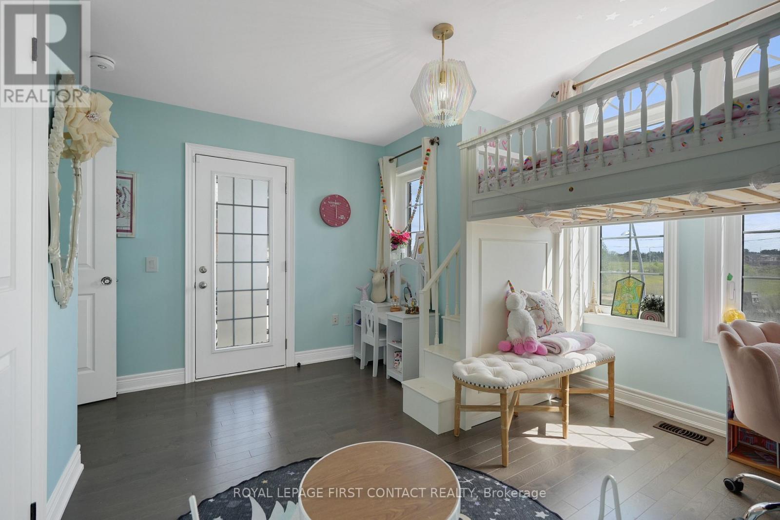 Photo 23 of 241 Jim Mortson Drive, East Gwillimbury ON