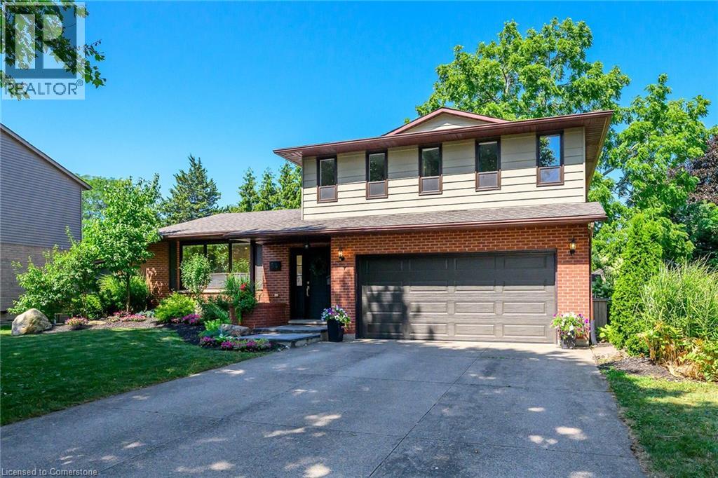 Photo 5 of 54 Driftwood Court, Grimsby ON