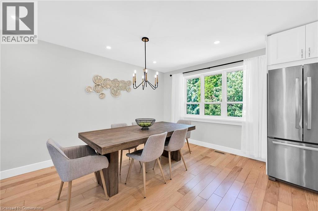 Photo 10 of 54 Driftwood Court, Grimsby ON