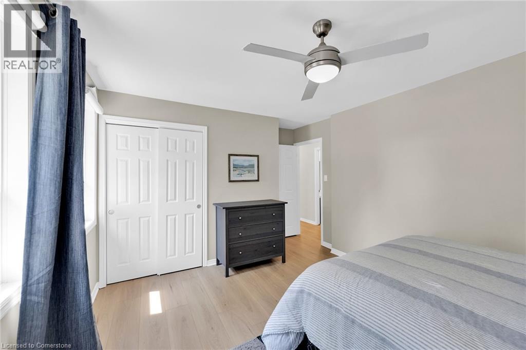Photo 29 of 54 Driftwood Court, Grimsby ON