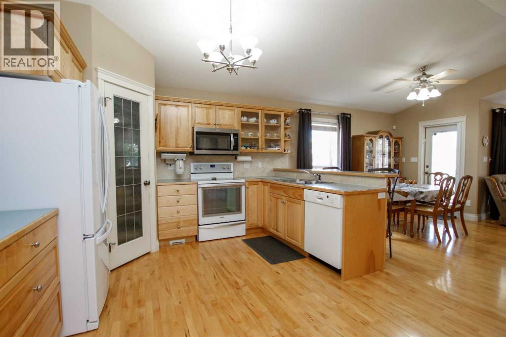 Photo 7 of 49 173 Austin Drive, Red Deer AB