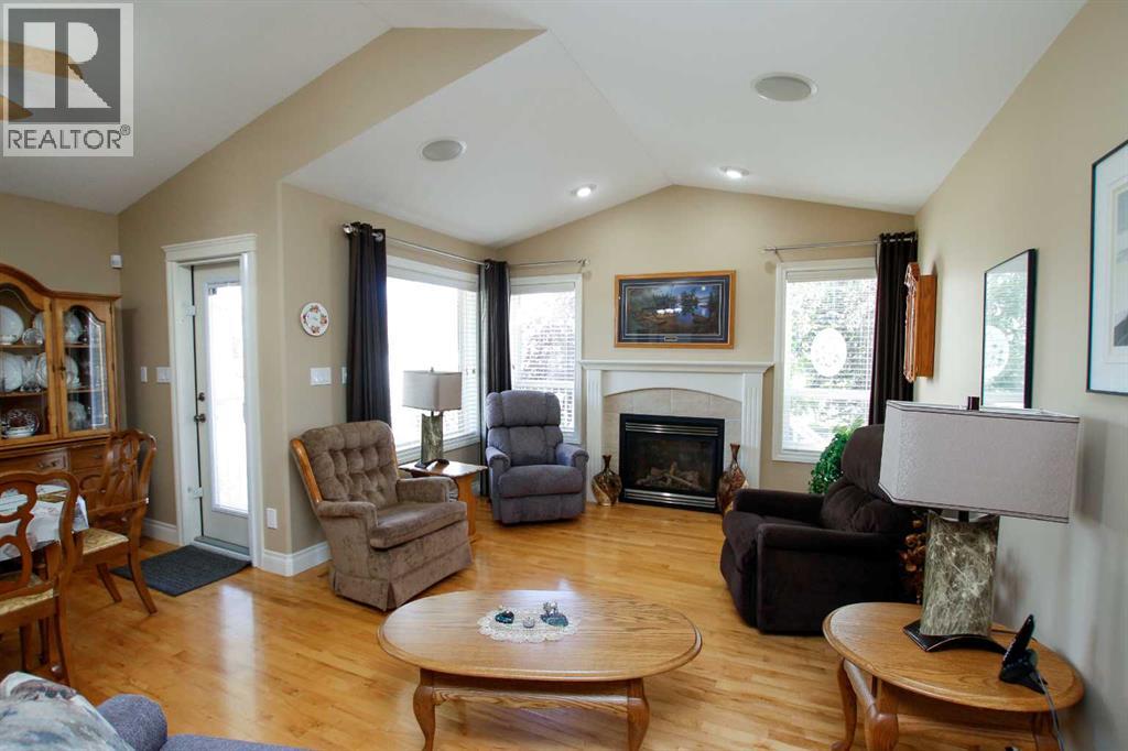 Photo 17 of 49 173 Austin Drive, Red Deer AB