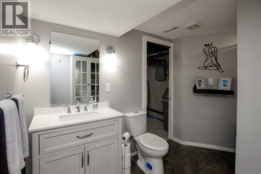 Photo 38 of 4 Mckee Close, Red Deer AB