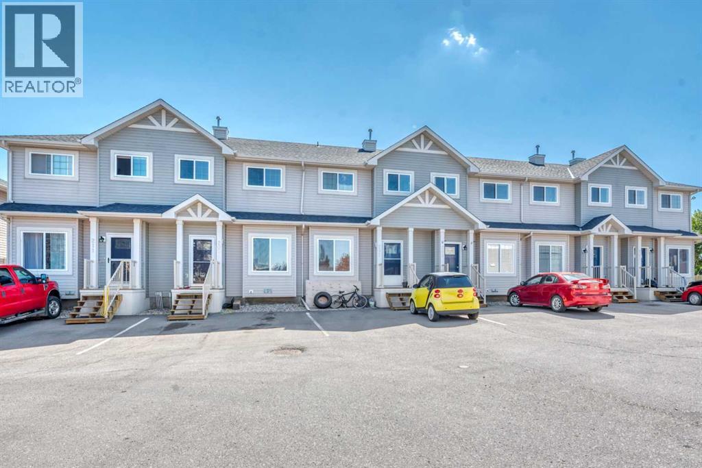 Photo 1 of 205 Strathaven Mews, Strathmore AB