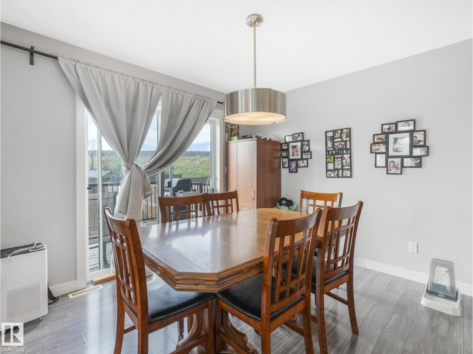 Photo 10 of 4503 126 Av Nw, Edmonton AB