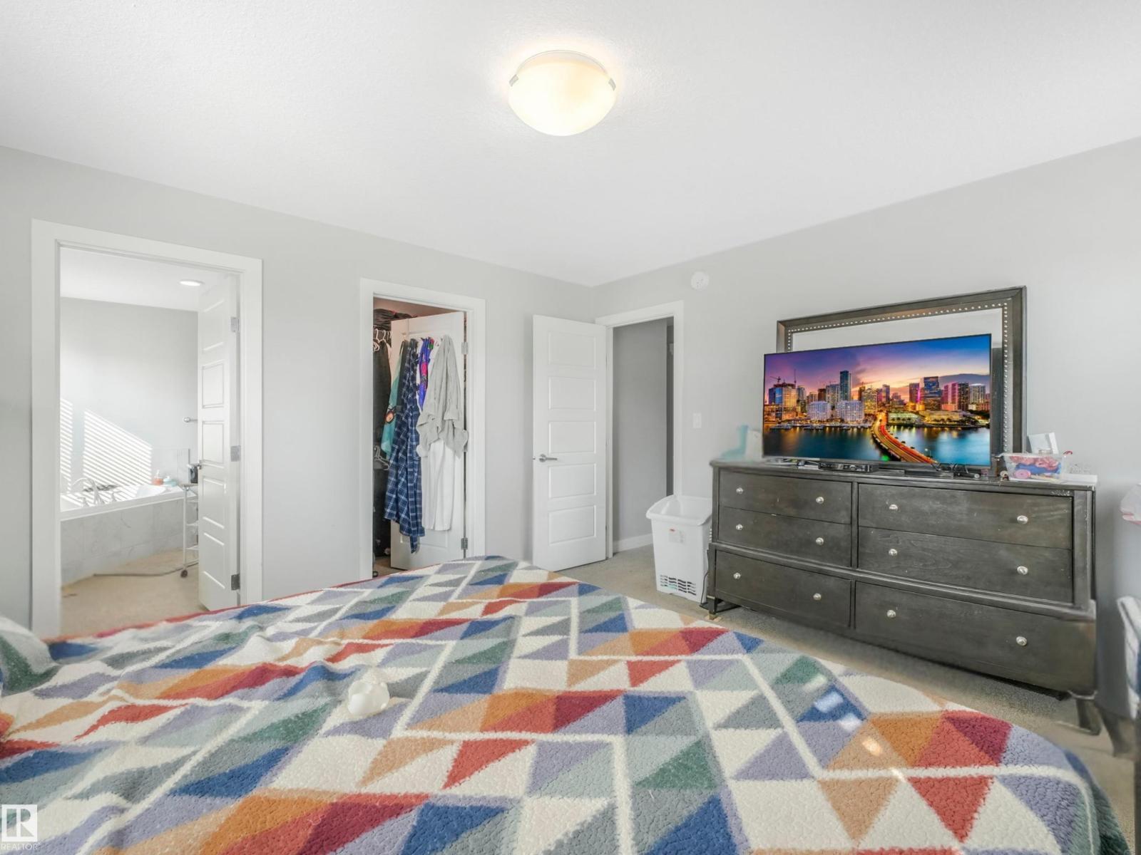 Photo 23 of 4503 126 Av Nw, Edmonton AB