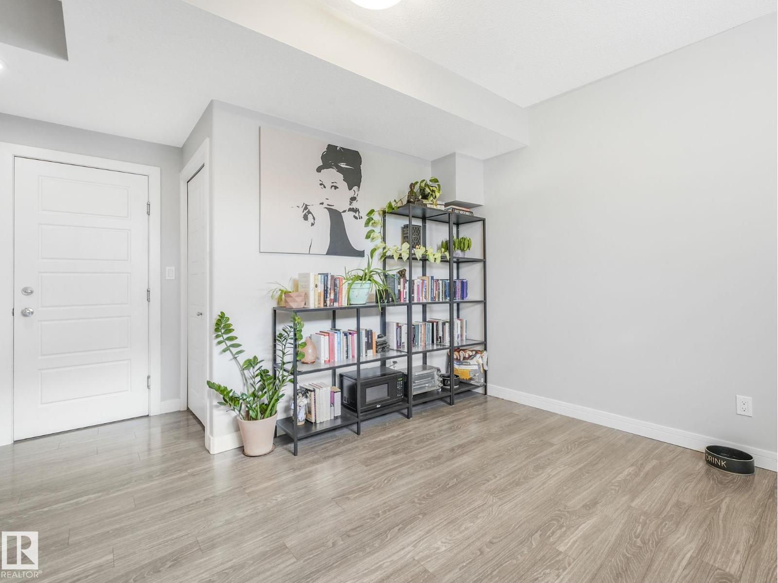 Photo 36 of 4503 126 Av Nw, Edmonton AB