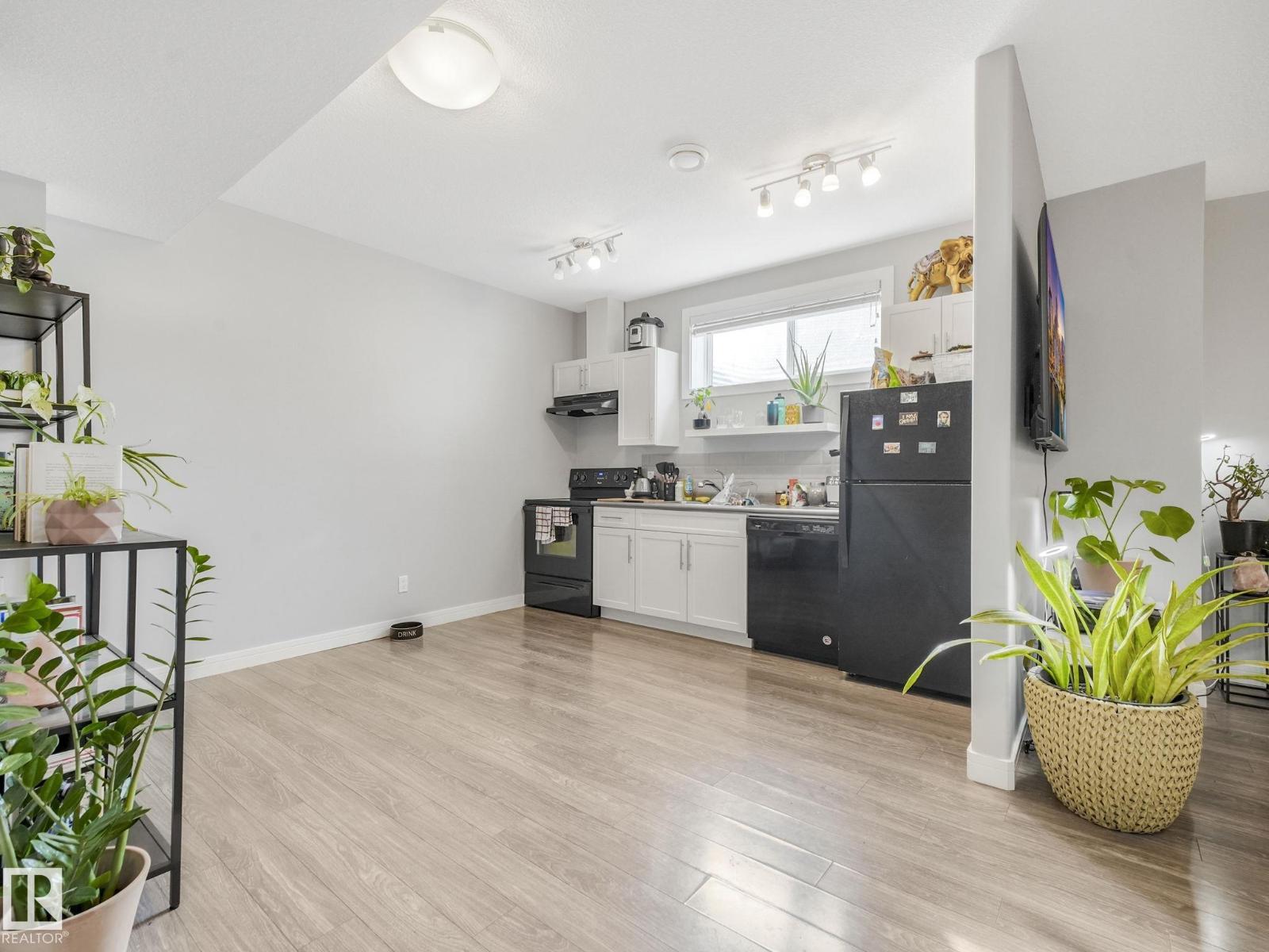 Photo 37 of 4503 126 Av Nw, Edmonton AB