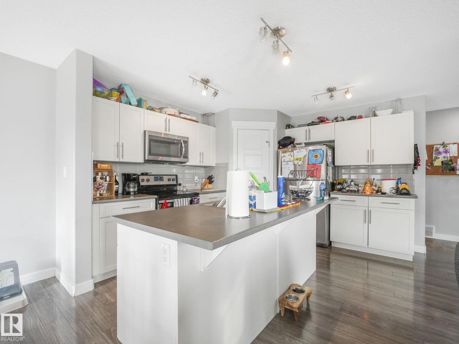 Photo 6 of 4503 126 Av Nw, Edmonton AB