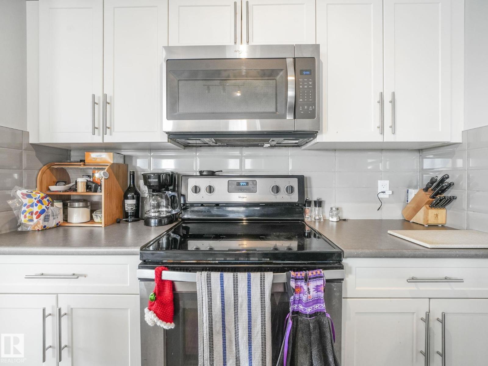 Photo 7 of 4503 126 Av Nw, Edmonton AB