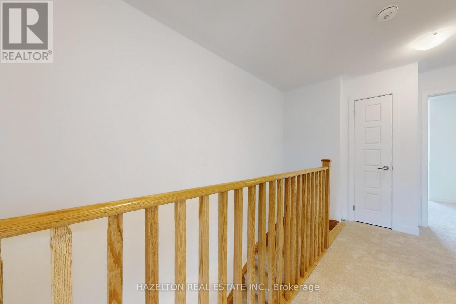 Photo 16 of 26 Calloway Way, Whitby ON