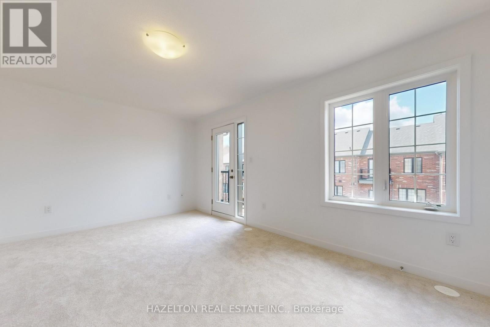 Photo 17 of 26 Calloway Way, Whitby ON