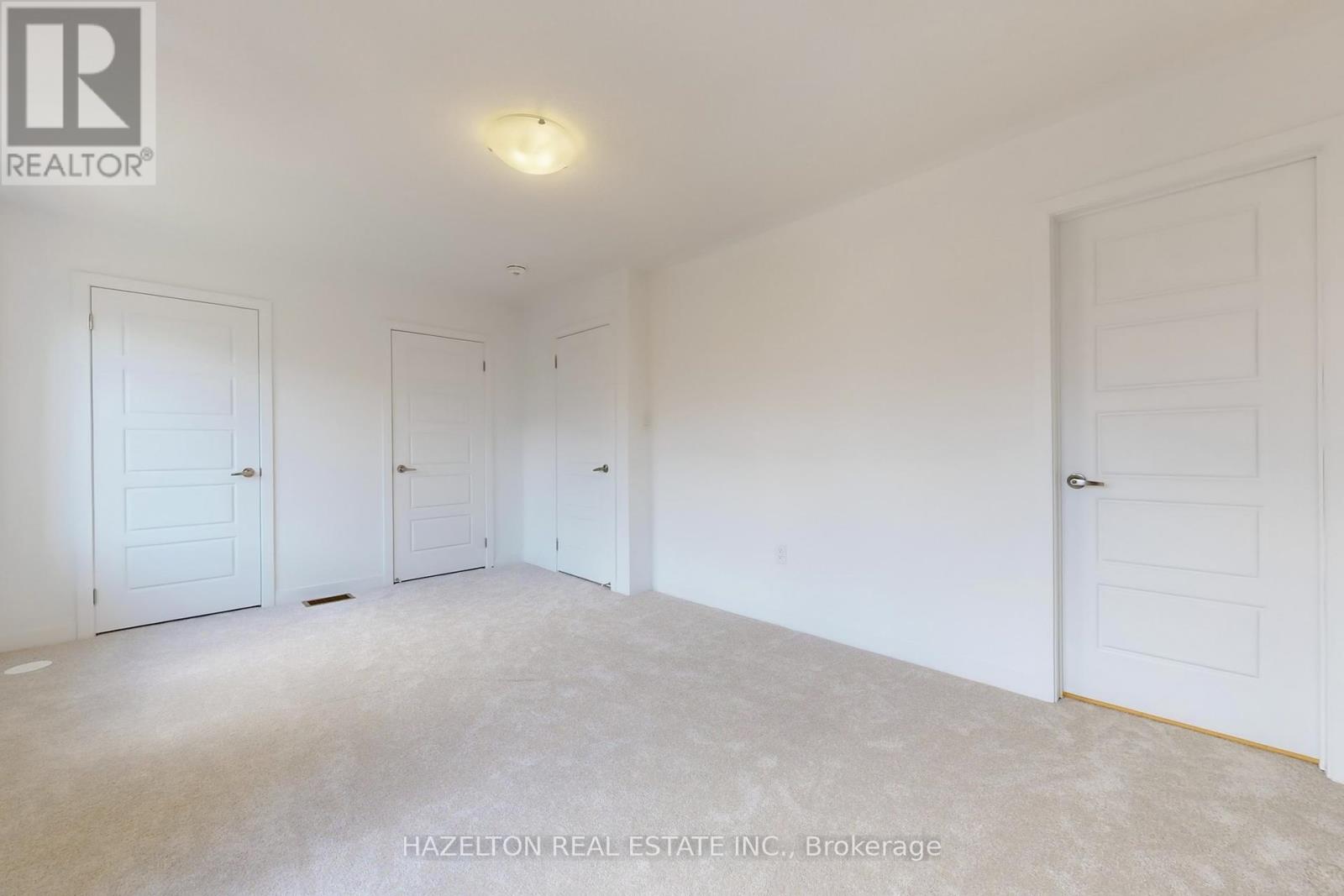 Photo 19 of 26 Calloway Way, Whitby ON