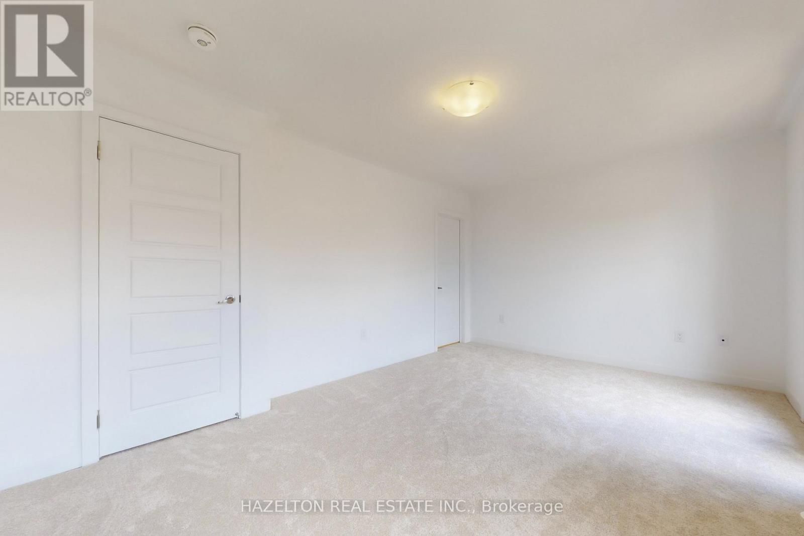 Photo 20 of 26 Calloway Way, Whitby ON