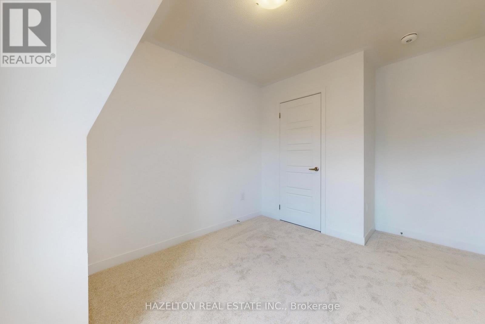 Photo 25 of 26 Calloway Way, Whitby ON