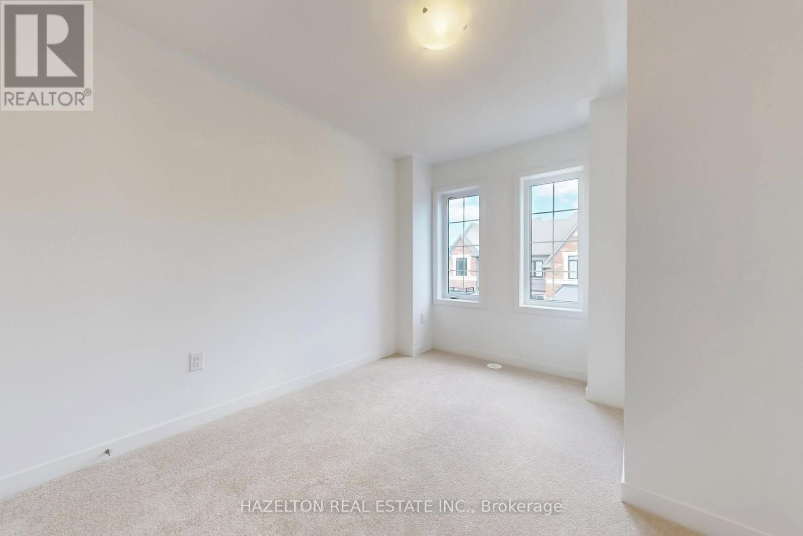 Photo 27 of 26 Calloway Way, Whitby ON