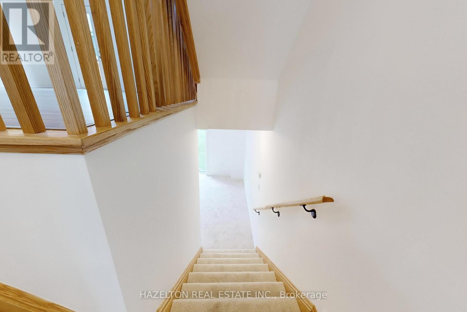 Photo 31 of 26 Calloway Way, Whitby ON